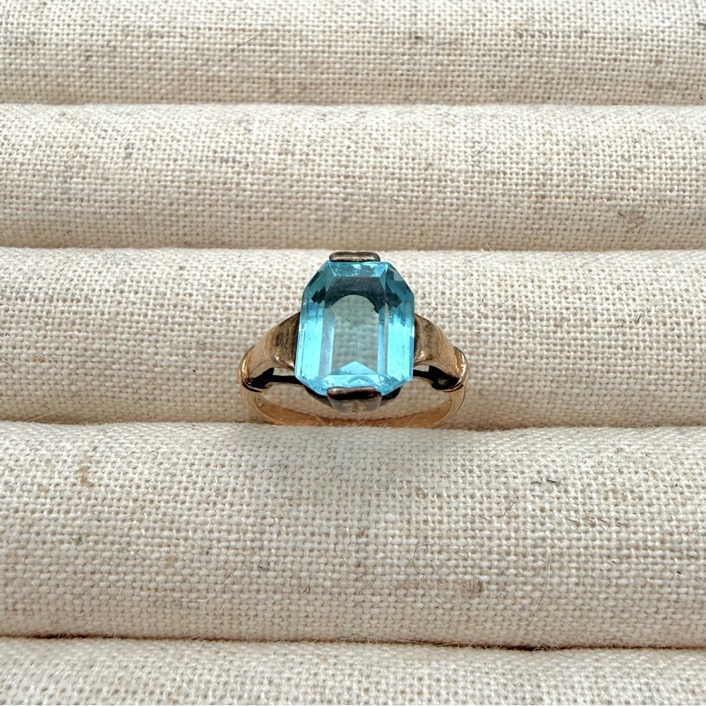 Vintage Solid 10K Gold Ring with Blue Stone